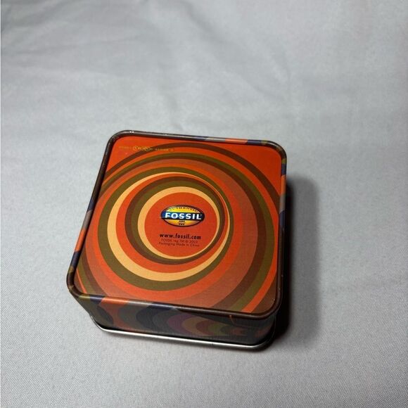 3.5” Authentic Fossil Watch Tin Collectors Item Excellent Preloved Condition - Picture 3 of 6